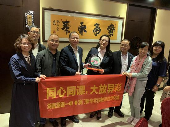 警惕網(wǎng)絡賭博陷阱，遠離非法賭博活動，警惕網(wǎng)絡賭博陷阱，切勿涉足非法賭博活動